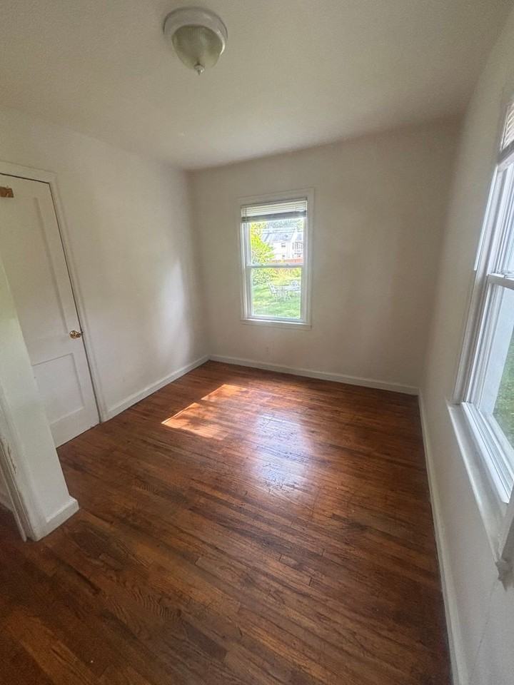 2912 Glenrose Ave Nw - Photo 6 of 7