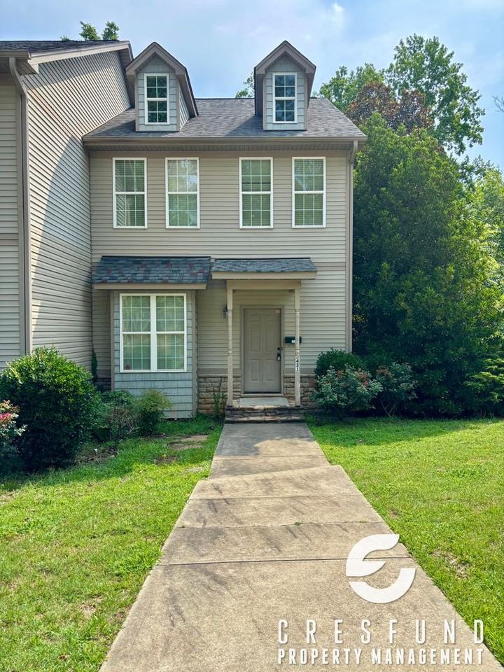 431 Georgetown Cir - Photo 2 of 33