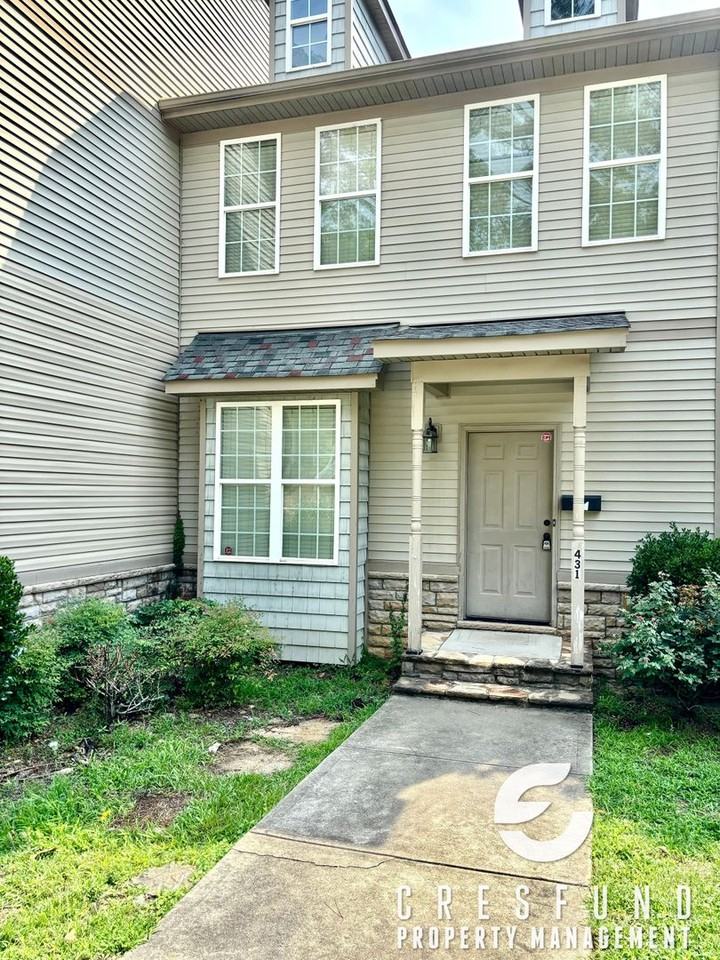 431 Georgetown Cir - Photo 3 of 33