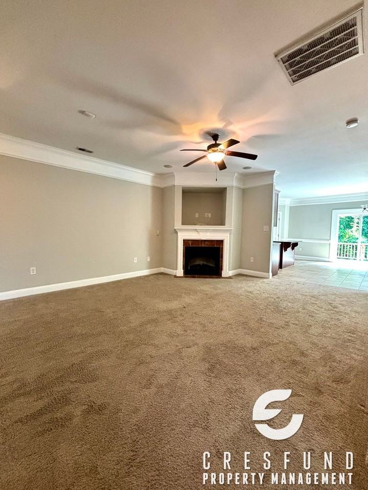 431 Georgetown Cir - Photo 4 of 33