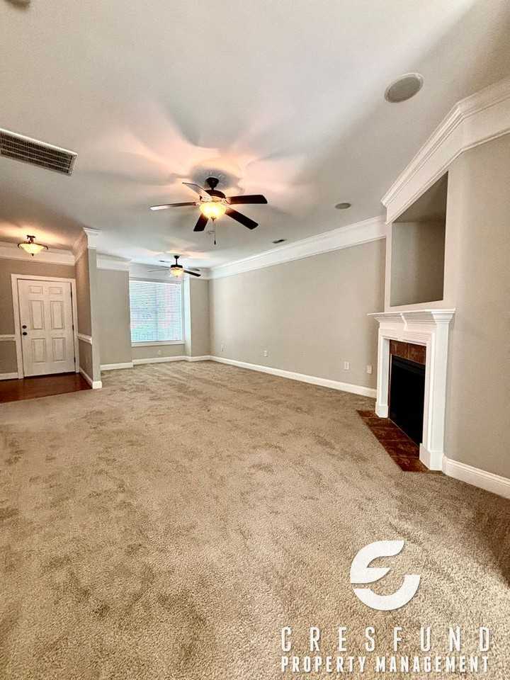 431 Georgetown Cir - Photo 6 of 33