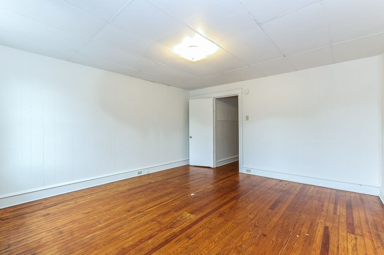546 Manor St - Photo 6 of 15