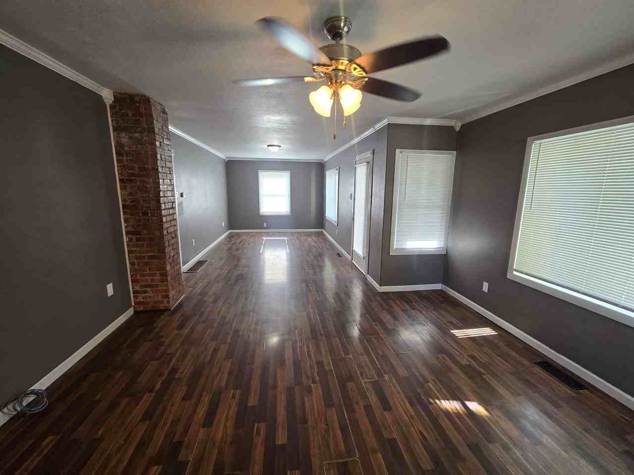 1006 Dexter St - Photo 2 of 36