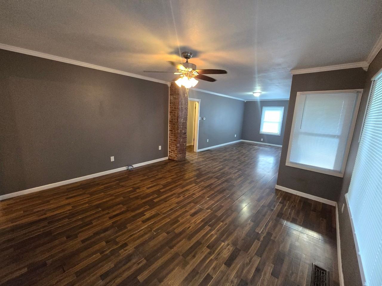 1006 Dexter St - Photo 4 of 36