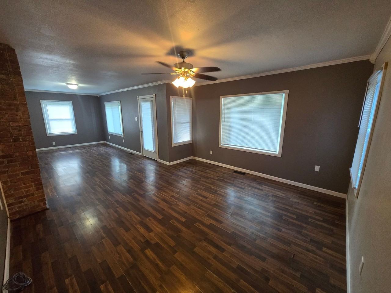 1006 Dexter St - Photo 5 of 36