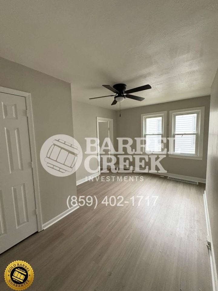 309 Richmond Ave - Photo 6 of 16