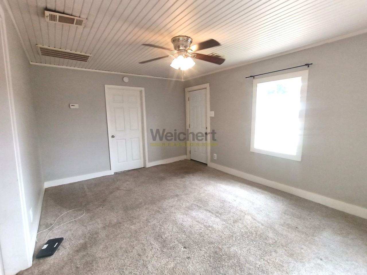 1507 W Emerson St - Photo 3 of 10