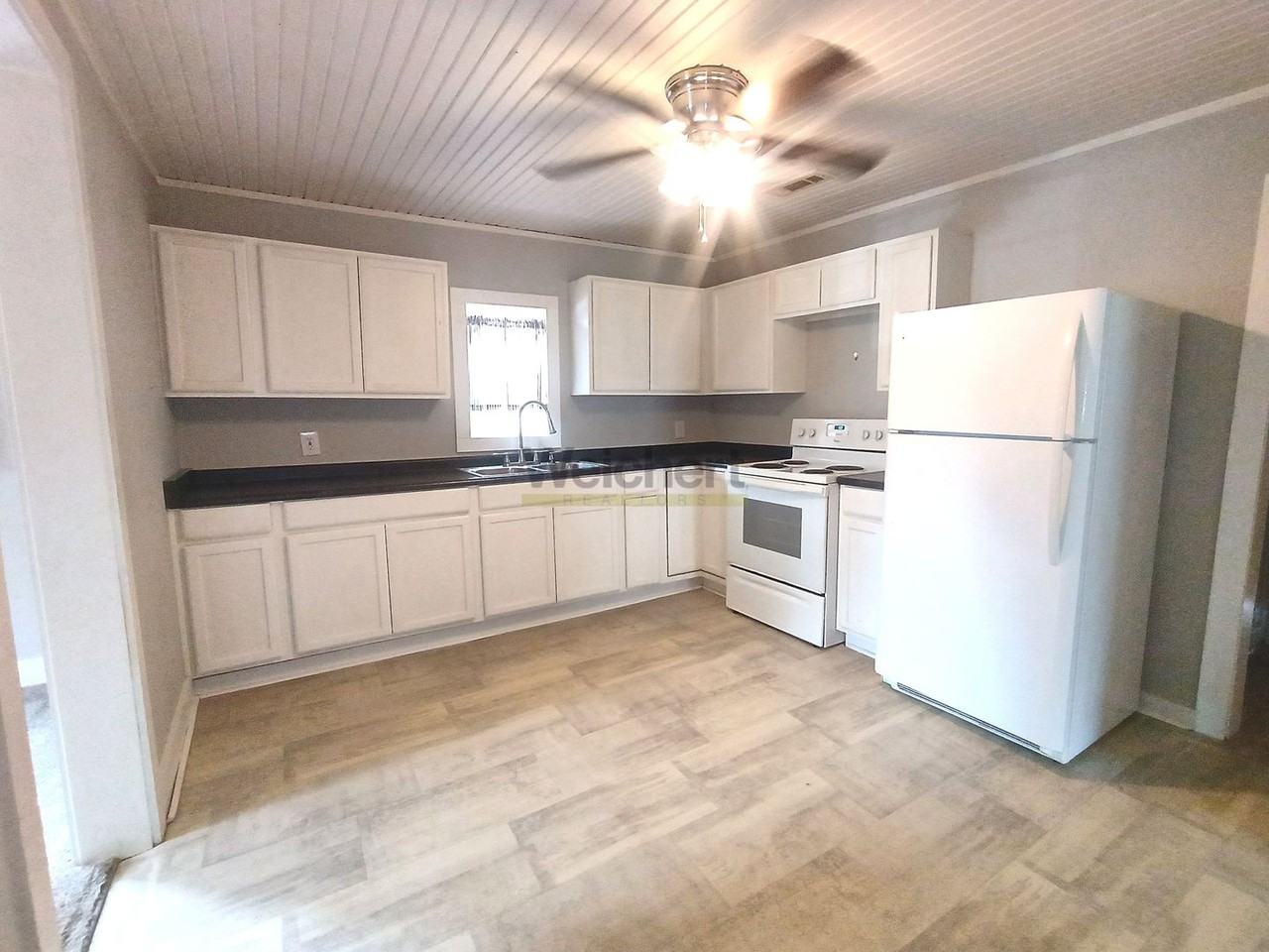 1507 W Emerson St - Photo 4 of 10