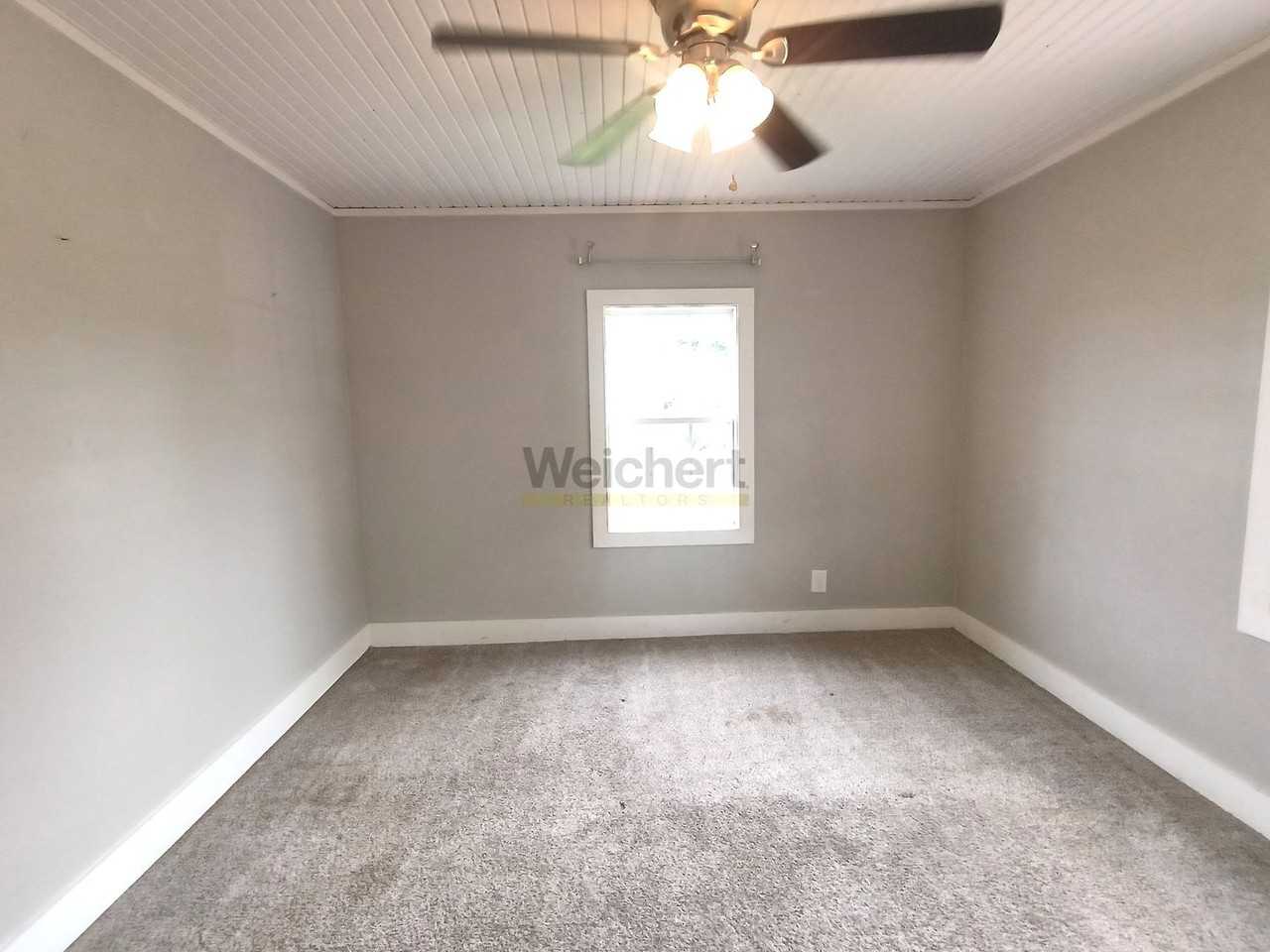 1507 W Emerson St - Photo 5 of 10