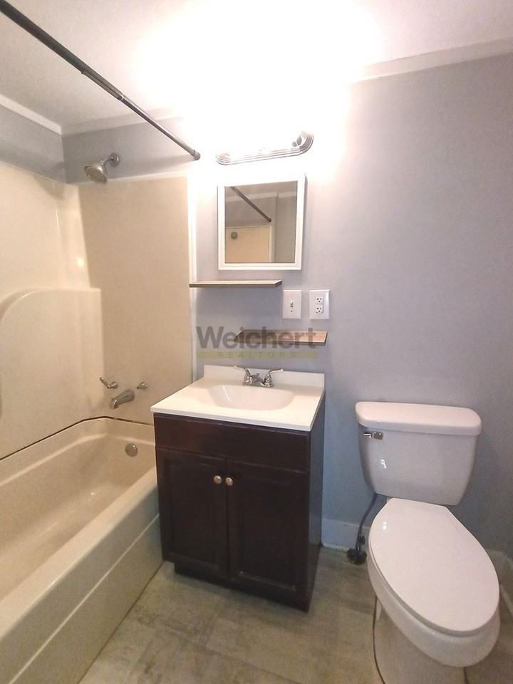 1507 W Emerson St - Photo 6 of 10