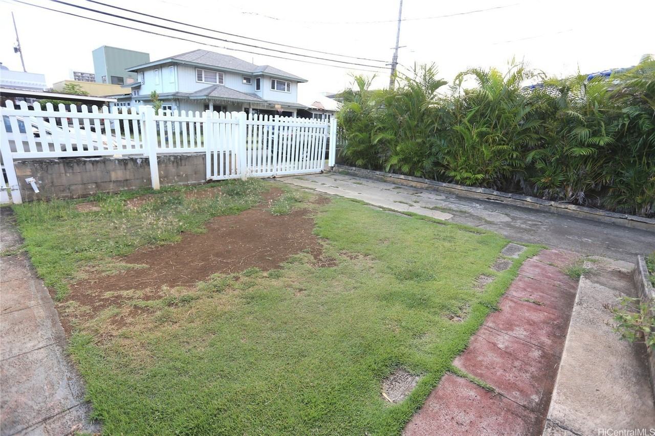 2212 Coyne St - Photo 3 of 18
