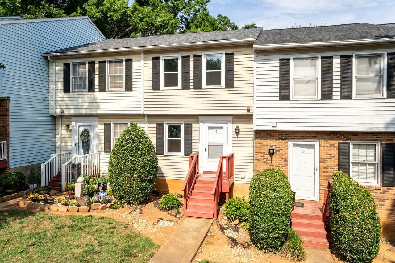 15 Astor Ct - Photo 2 of 30