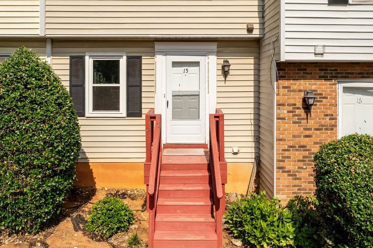 15 Astor Ct - Photo 3 of 30
