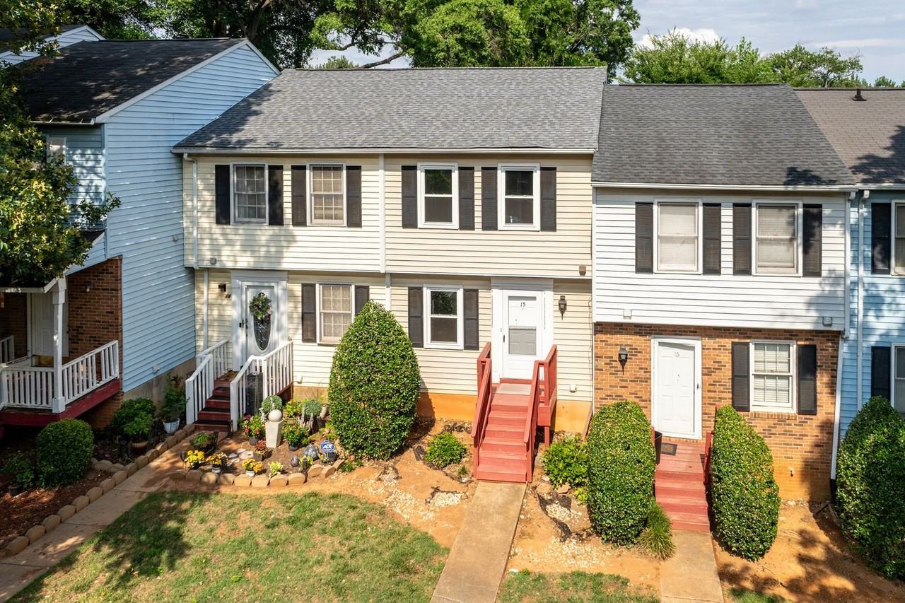 15 Astor Ct - Photo 4 of 30