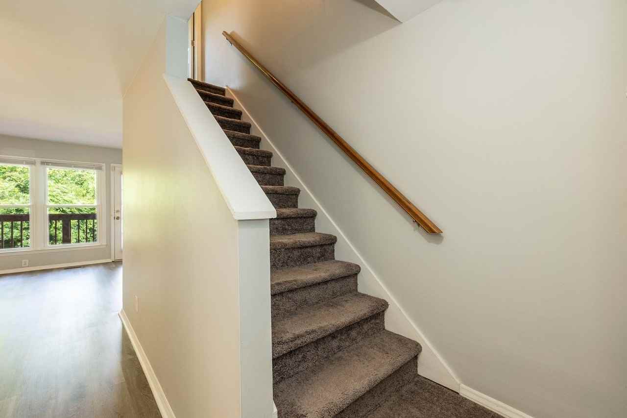 15 Astor Ct - Photo 7 of 30
