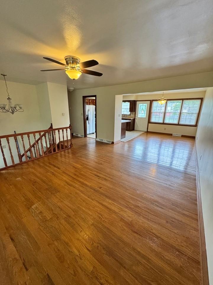 5001 Sampson Dr - Photo 2 of 26