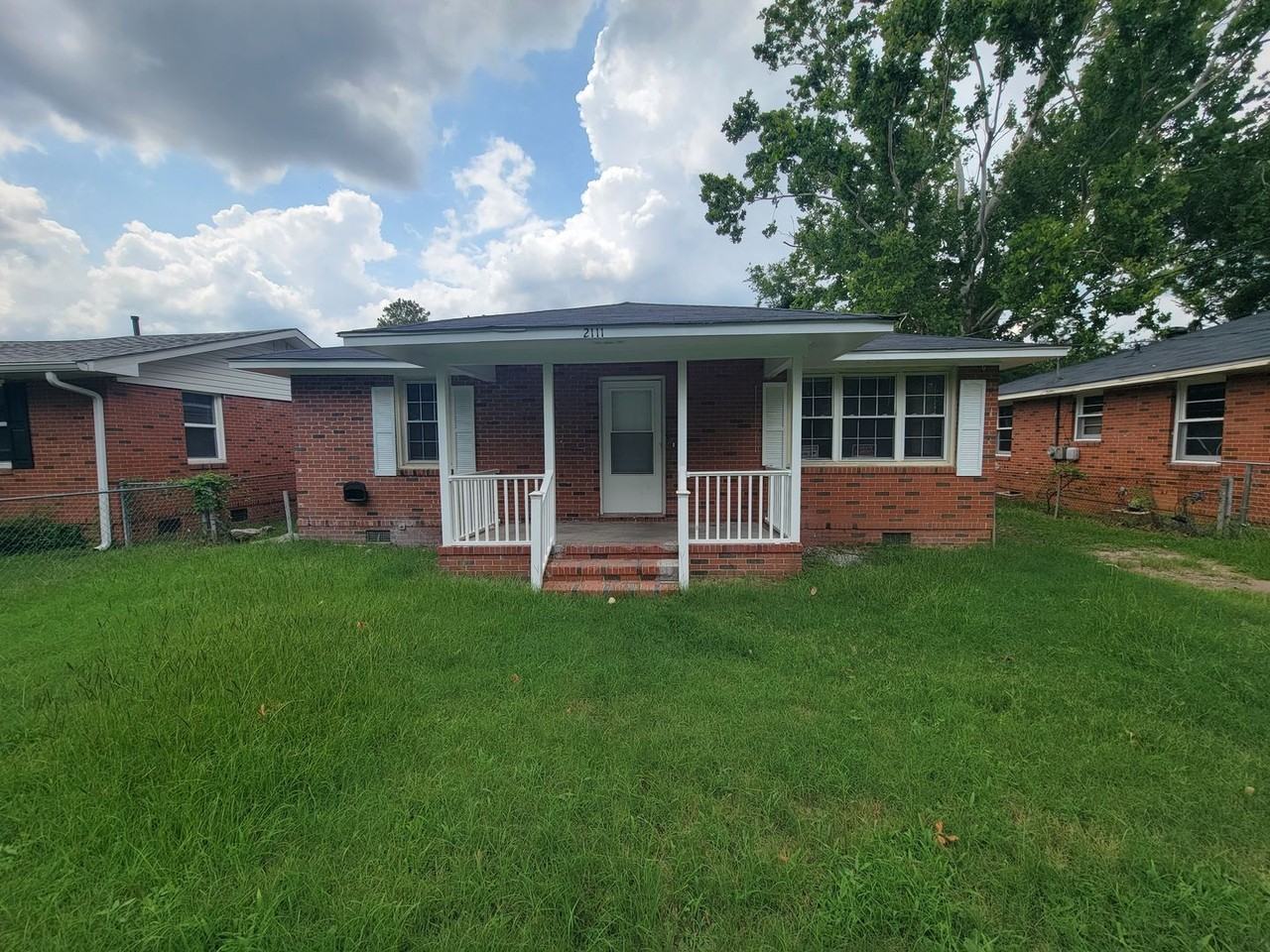 2111 Dyer St - Photo 3 of 22