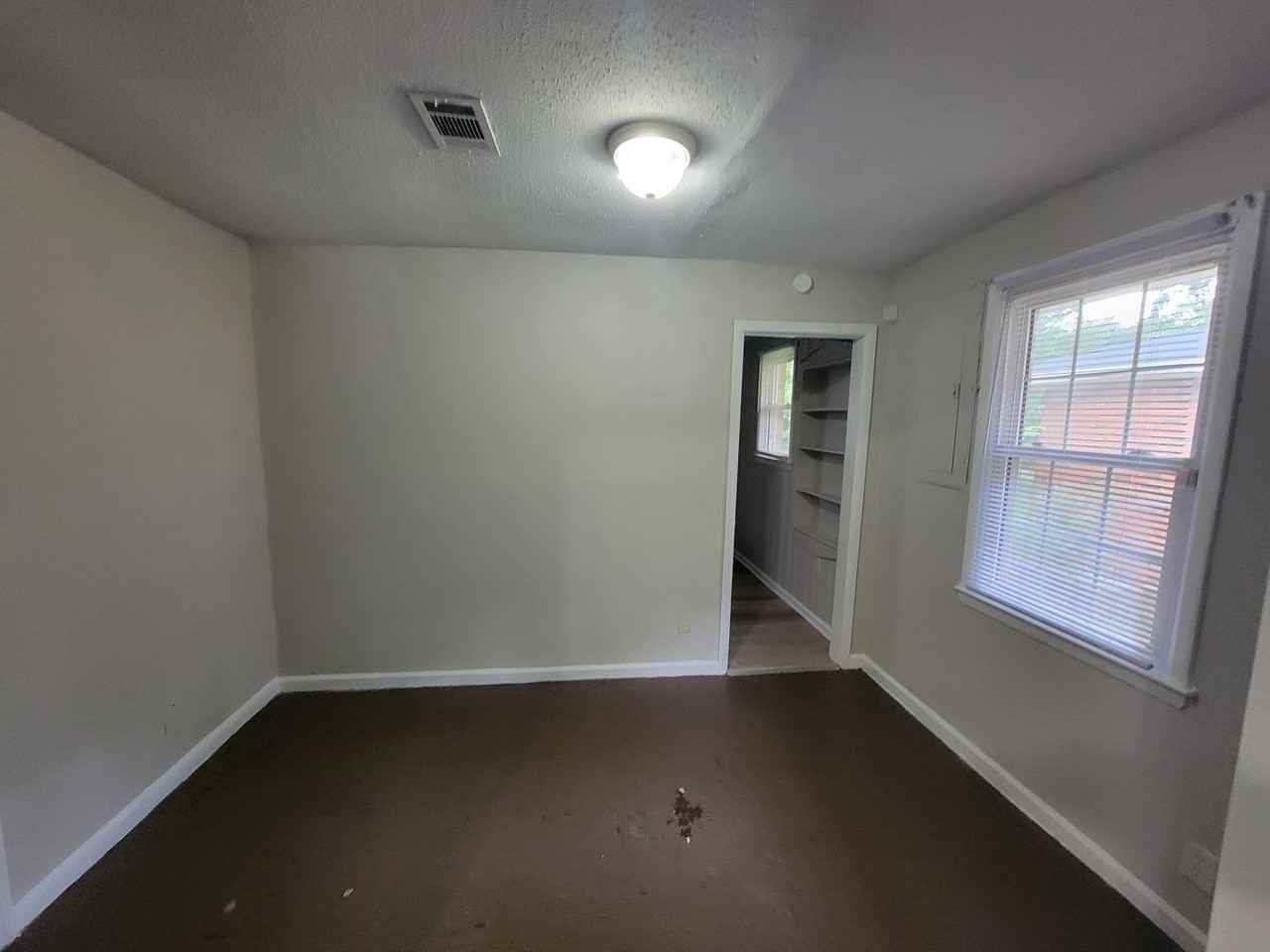 2111 Dyer St - Photo 5 of 22