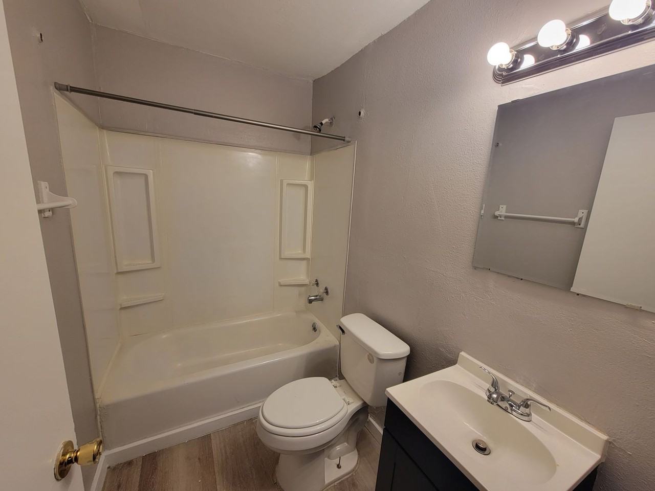 2111 Dyer St - Photo 7 of 22