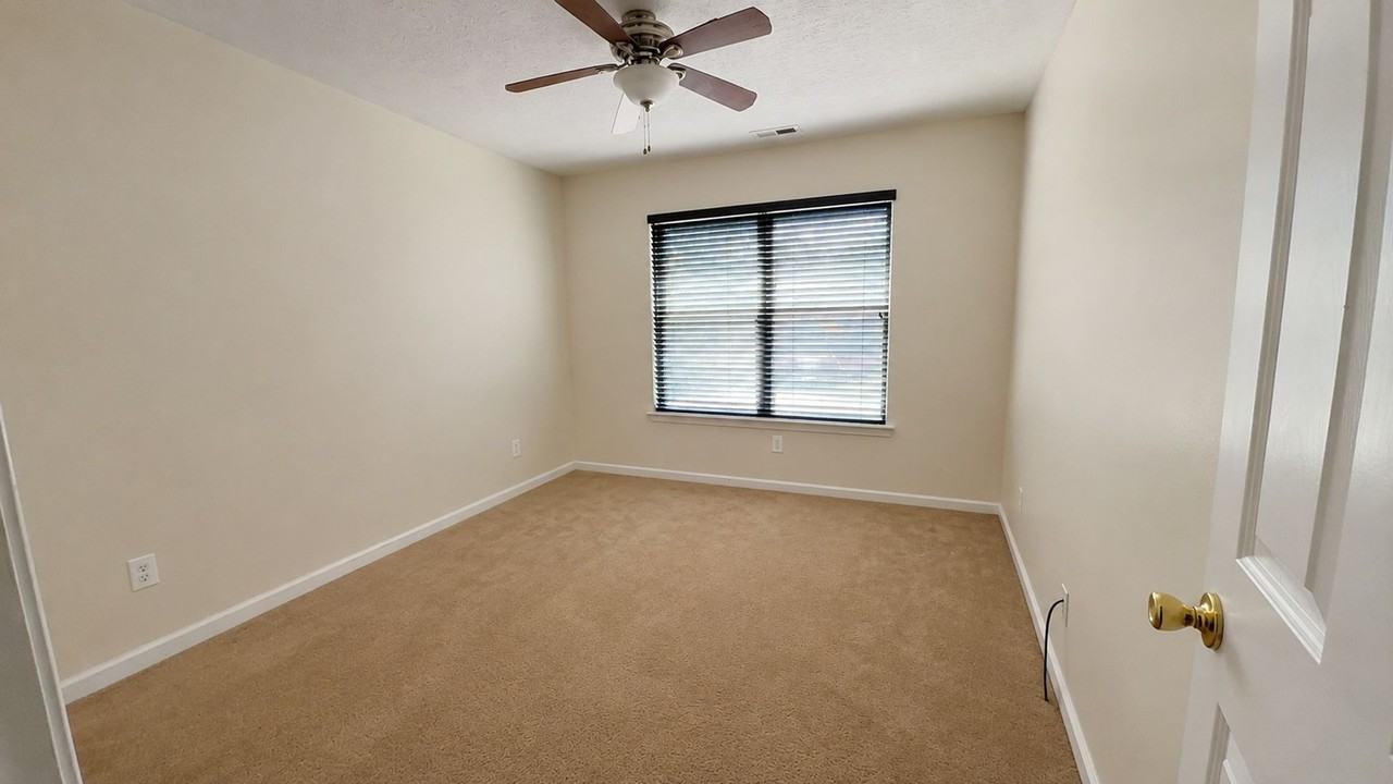 3605 Shell Rd - Photo 6 of 8