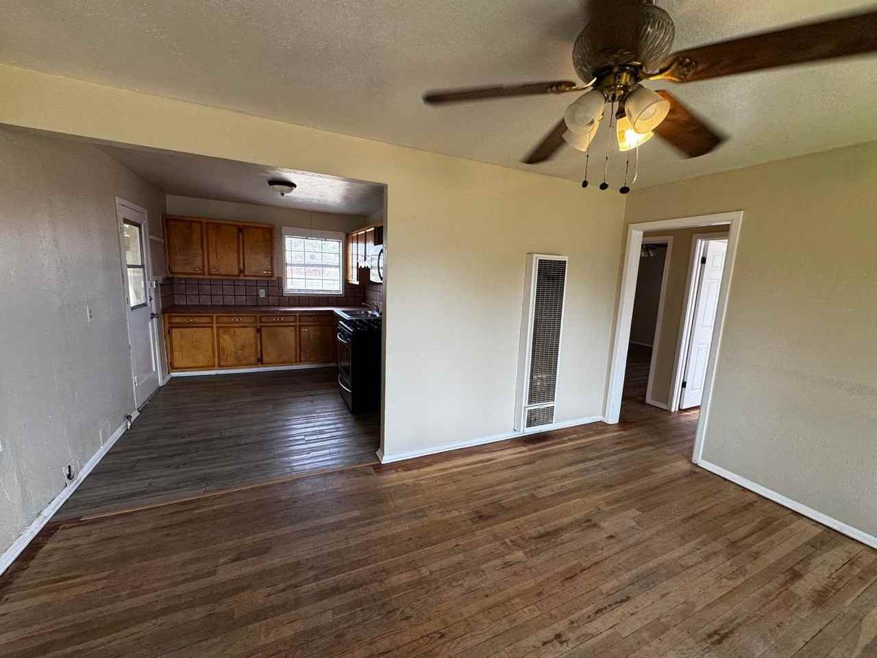 815 Fall Ave - Photo 3 of 11