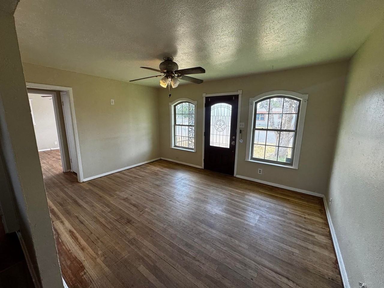 815 Fall Ave - Photo 4 of 11