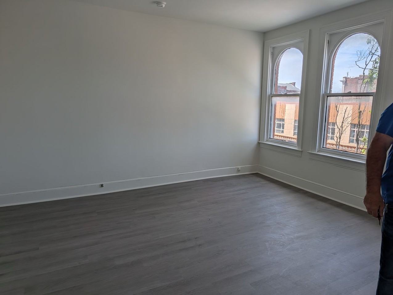 21 N Beaver St - Photo 5 of 16