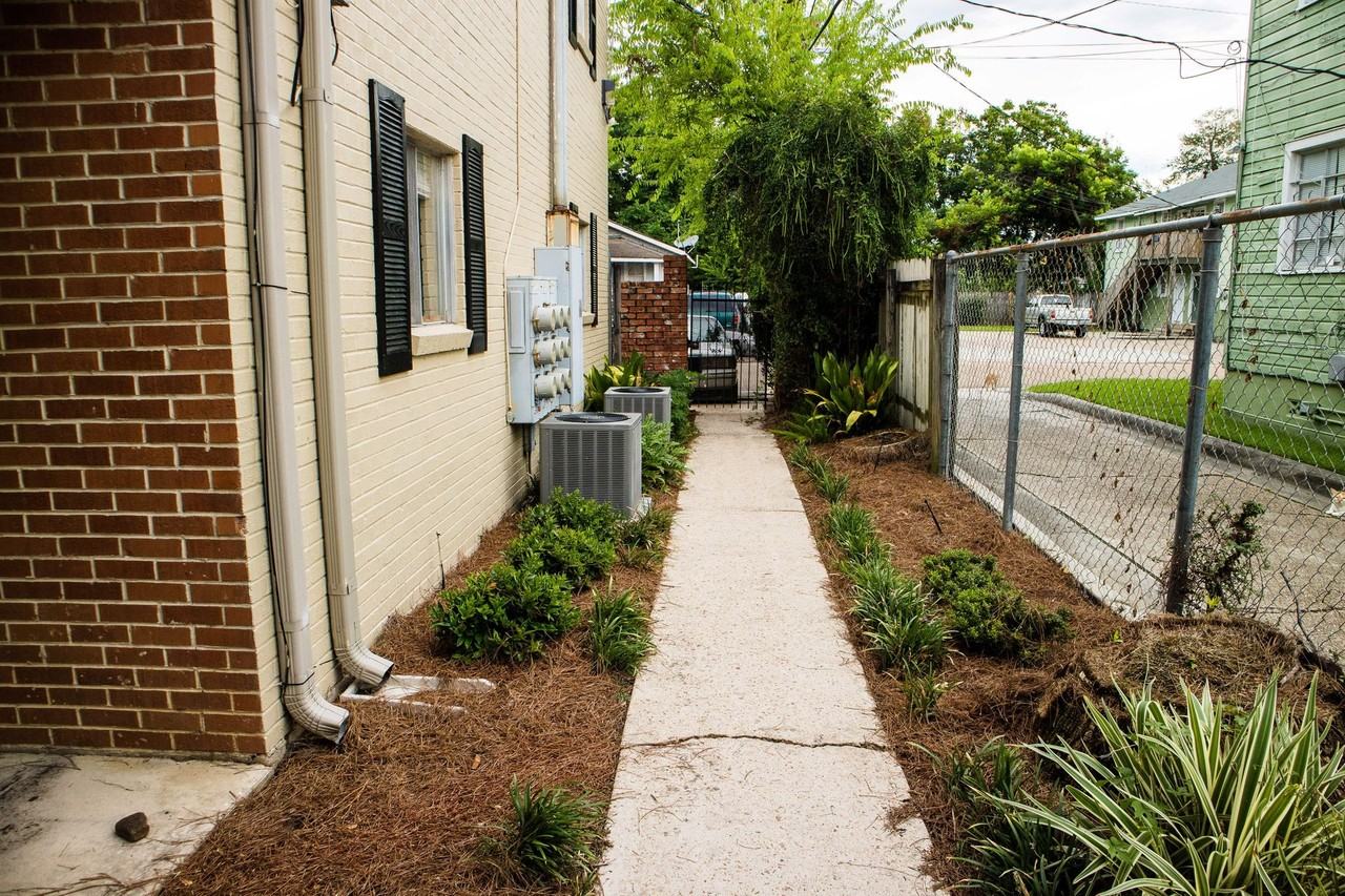 2BD, 1BA apartment located near the North gates of LSU - Photo 5 of 5