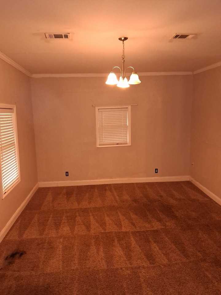 1421 Winchester St - Photo 6 of 14