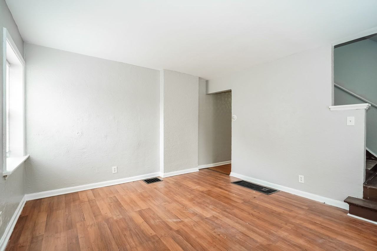 1732 E Whittier St - Photo 4 of 9