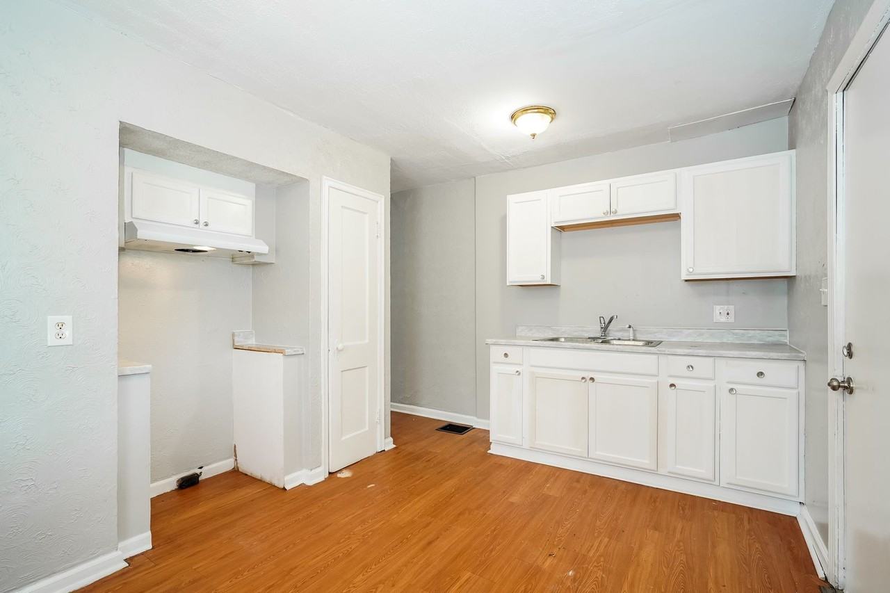 1732 E Whittier St - Photo 5 of 9