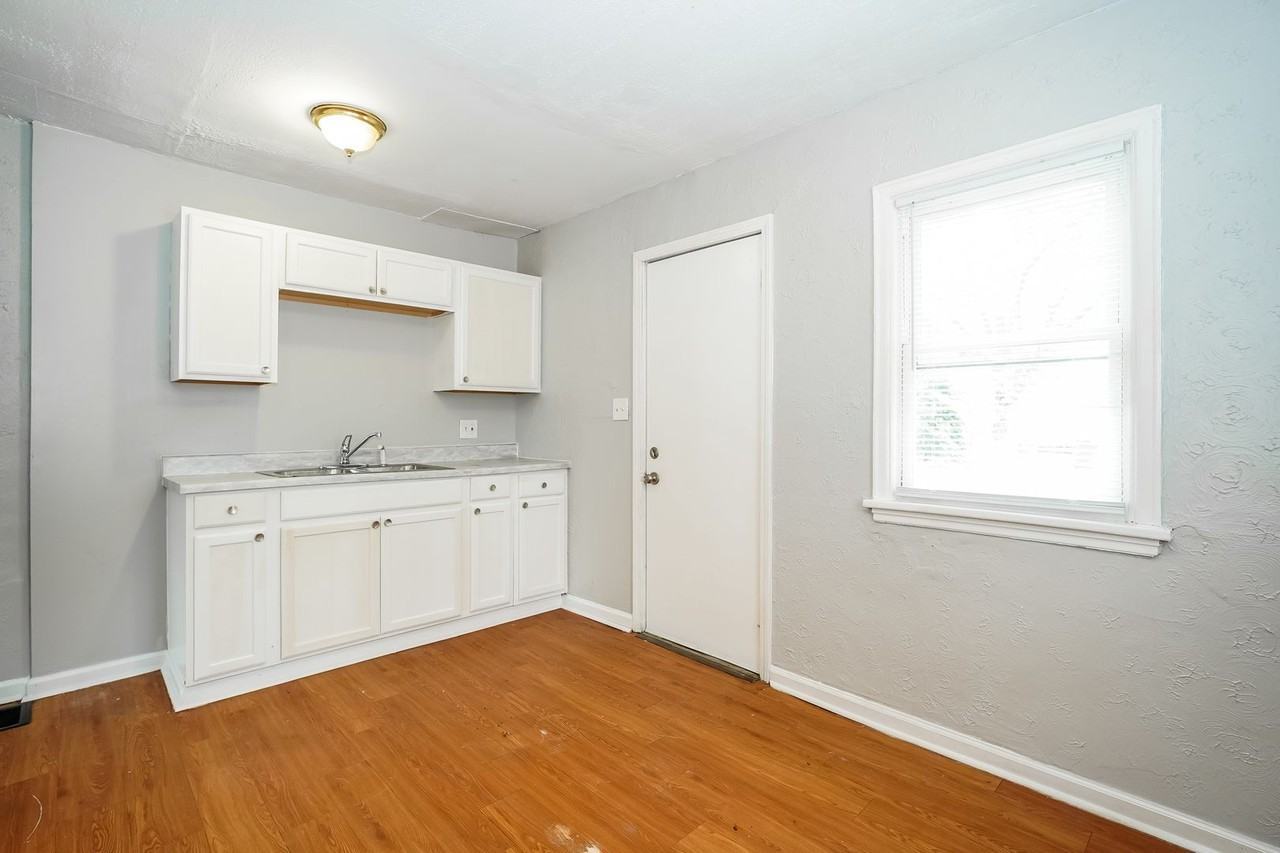 1732 E Whittier St - Photo 6 of 9