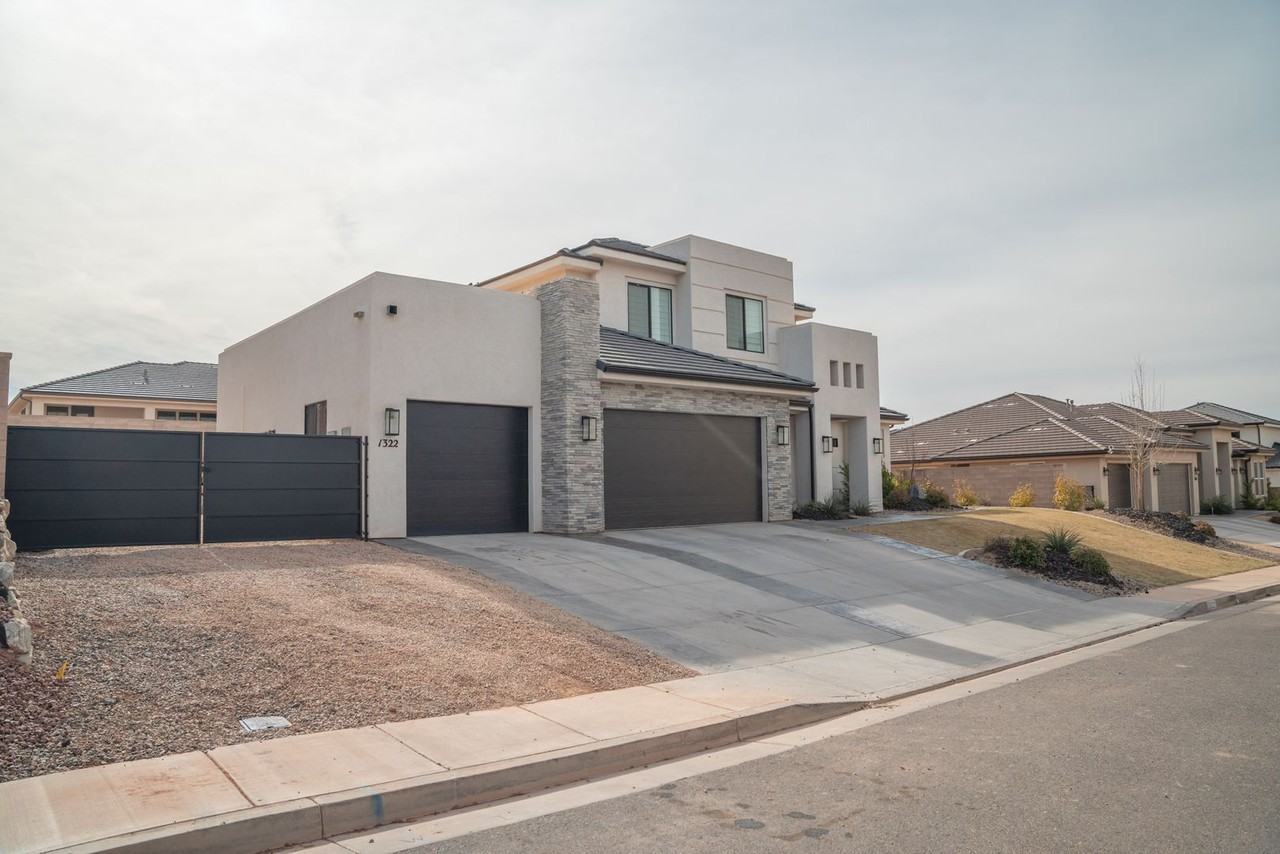 1322 E Toliman Way - Photo 2 of 38