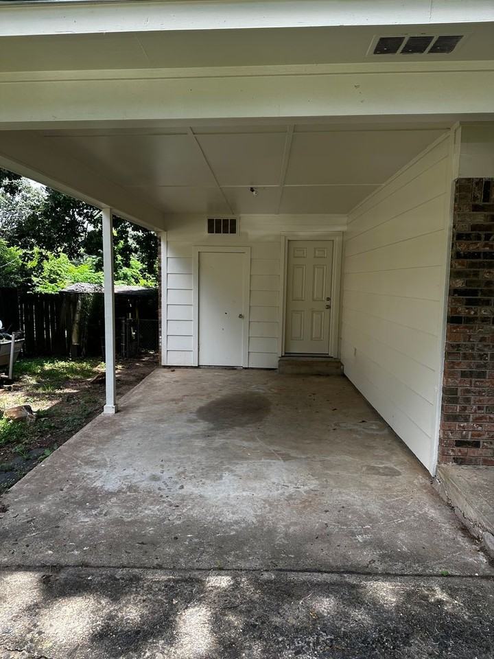 2619 Elkhart Dr - Photo 2 of 12