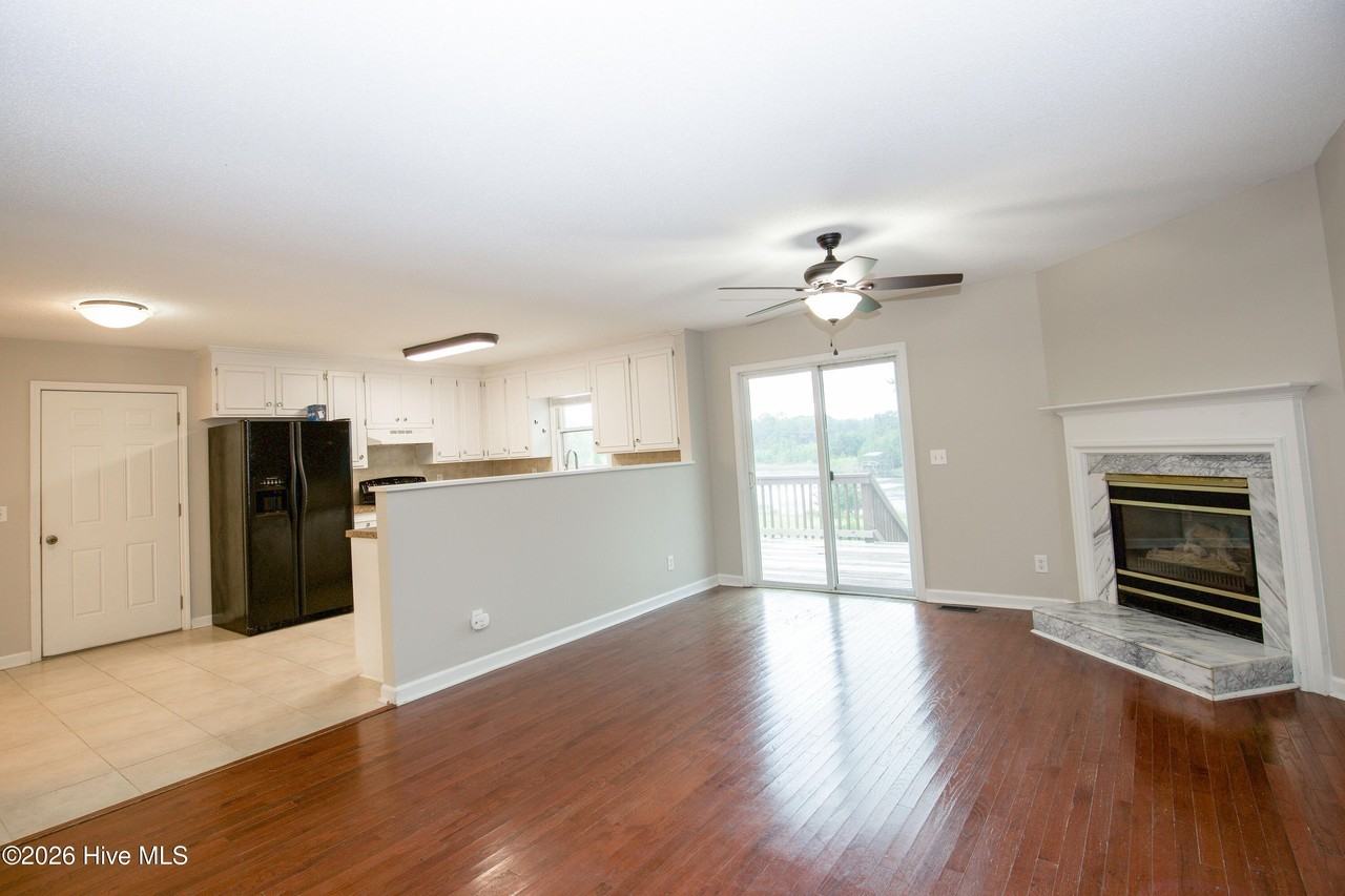 201 Sarason Pl - Photo 5 of 50