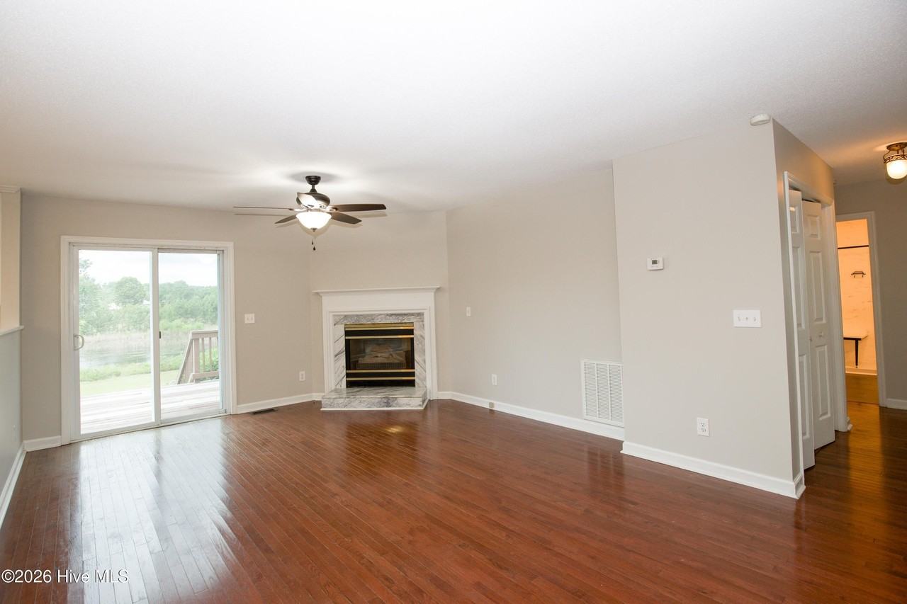 201 Sarason Pl - Photo 6 of 50
