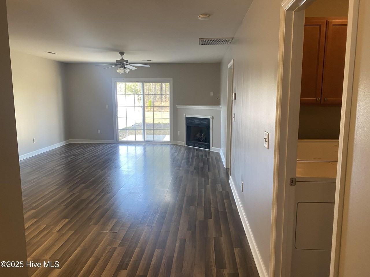 192 Pine Hollow Rd - Photo 3 of 10