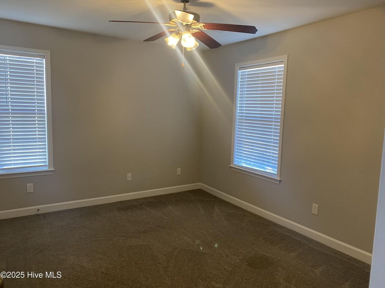 192 Pine Hollow Rd - Photo 4 of 10