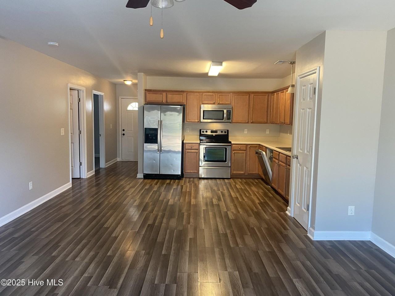 192 Pine Hollow Rd - Photo 6 of 10