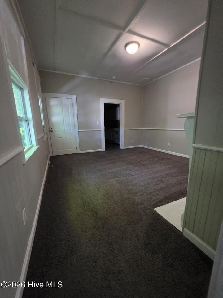 255 Watkins St - Photo 3 of 9