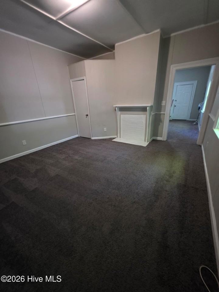 255 Watkins St - Photo 5 of 9
