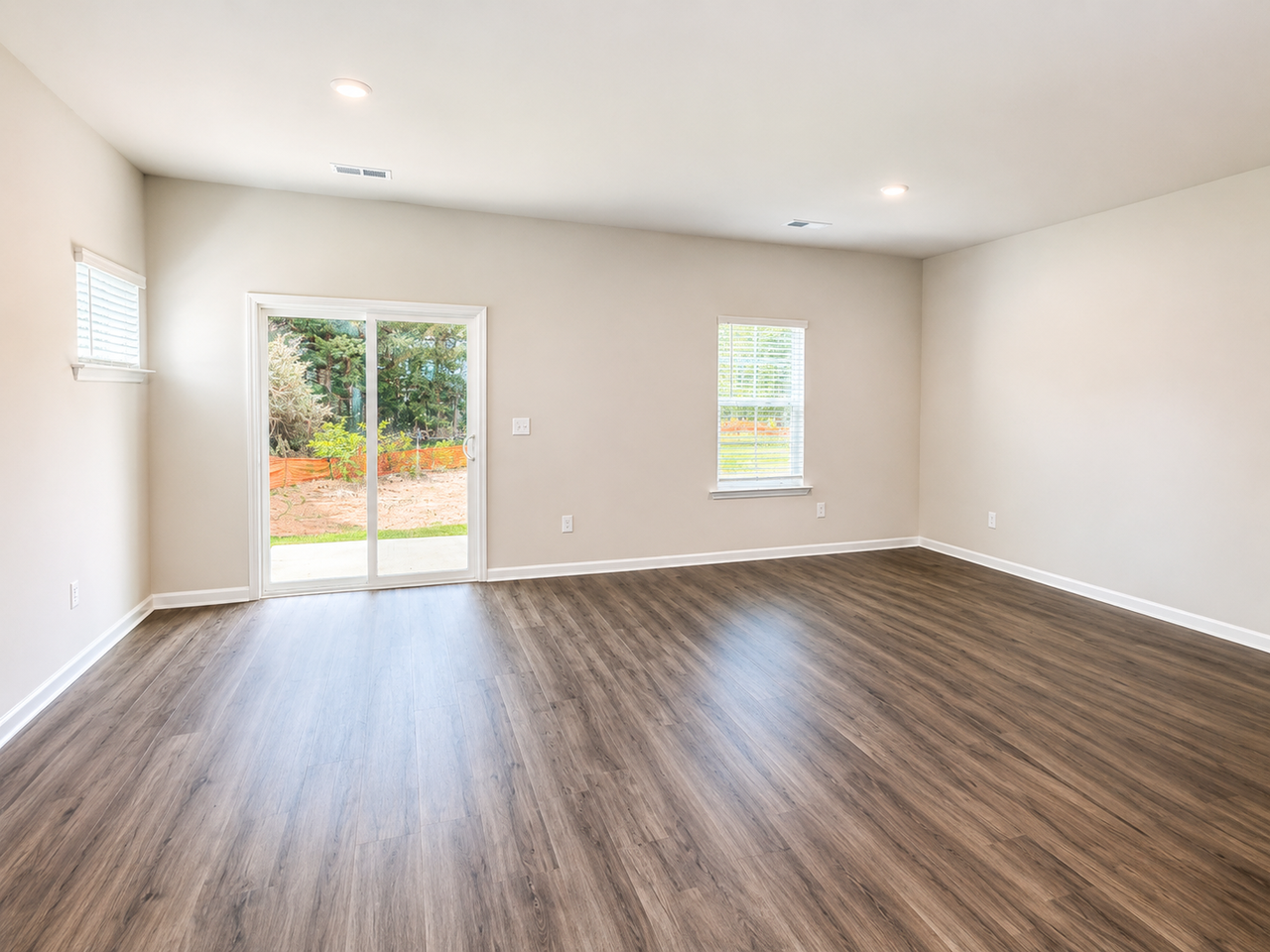 712 712 Camperdown Way - Photo 3 of 9