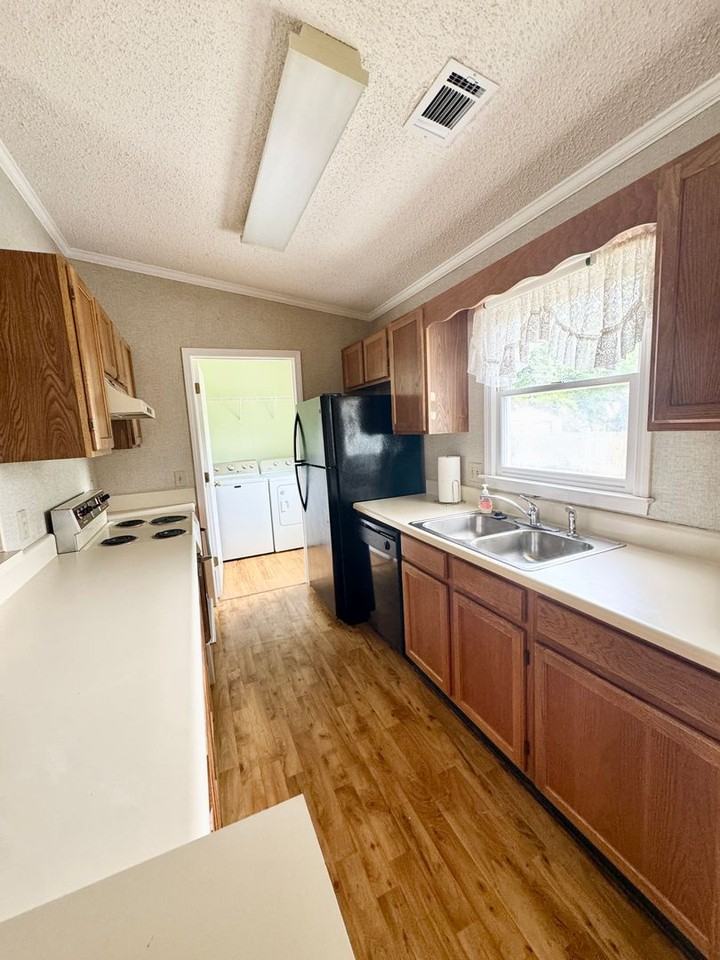 261 Youpon Dr - Photo 3 of 25