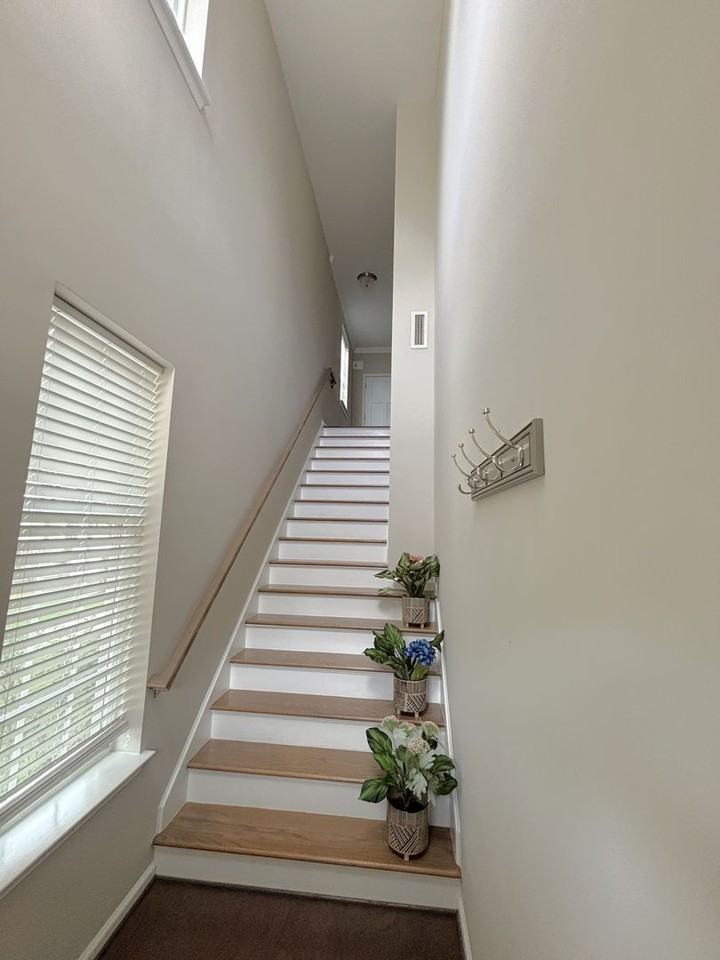 1802 Promenade Ln - Photo 4 of 27