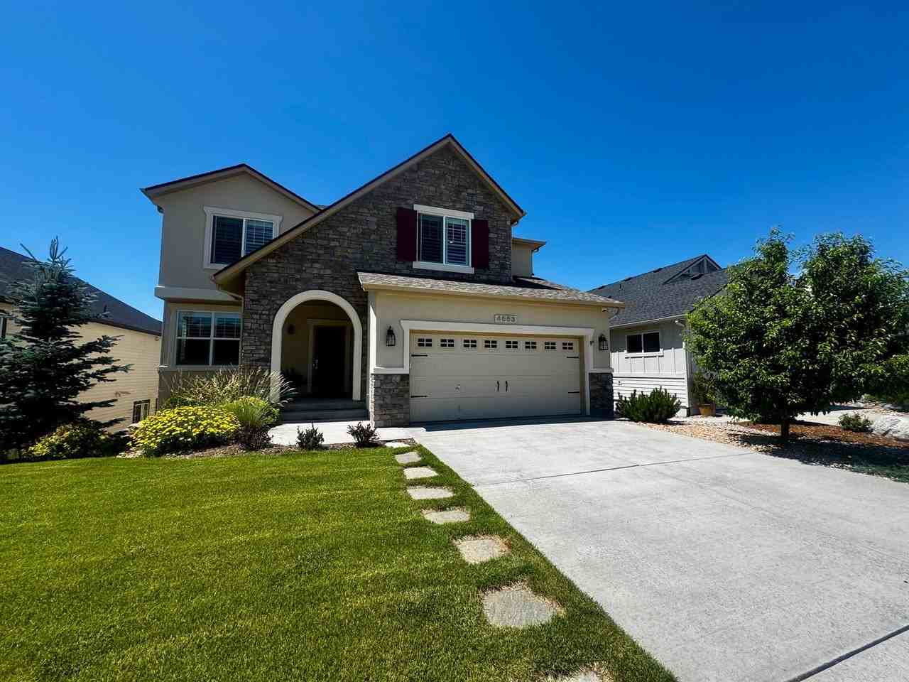 4553 Hanging Lake Cir - Photo 2 of 49