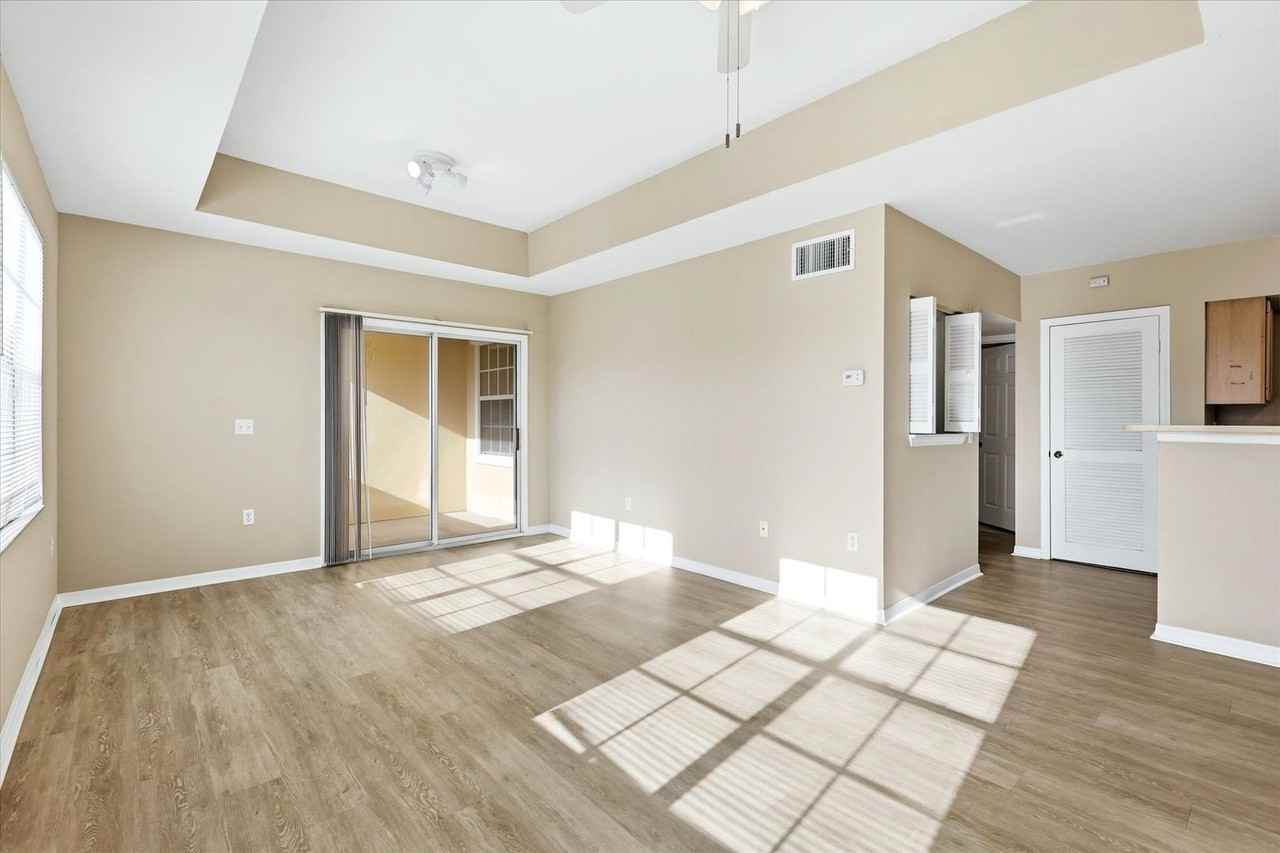 1015 Villagio Cir #202 - Photo 5 of 41