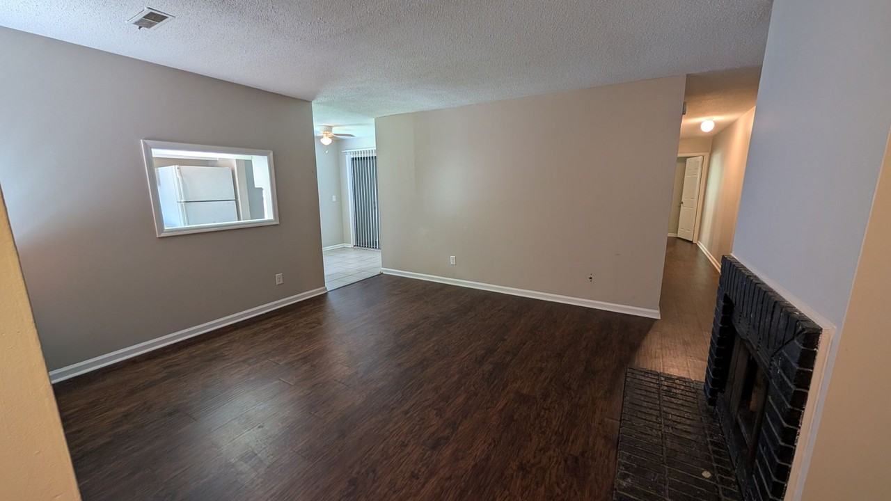 184A Dorchester Manor Blvd - Photo 2 of 12