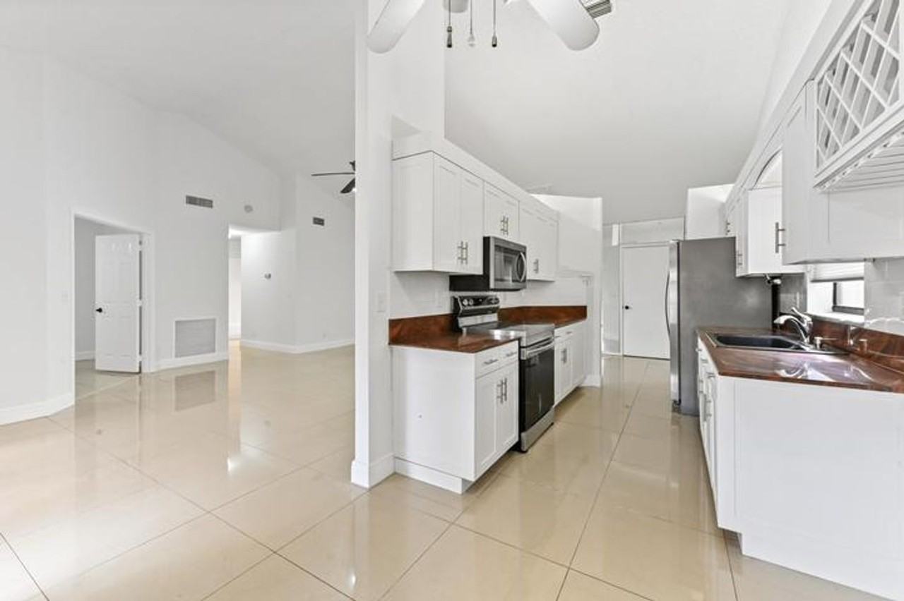 5421 Helene Cir - Photo 2 of 19