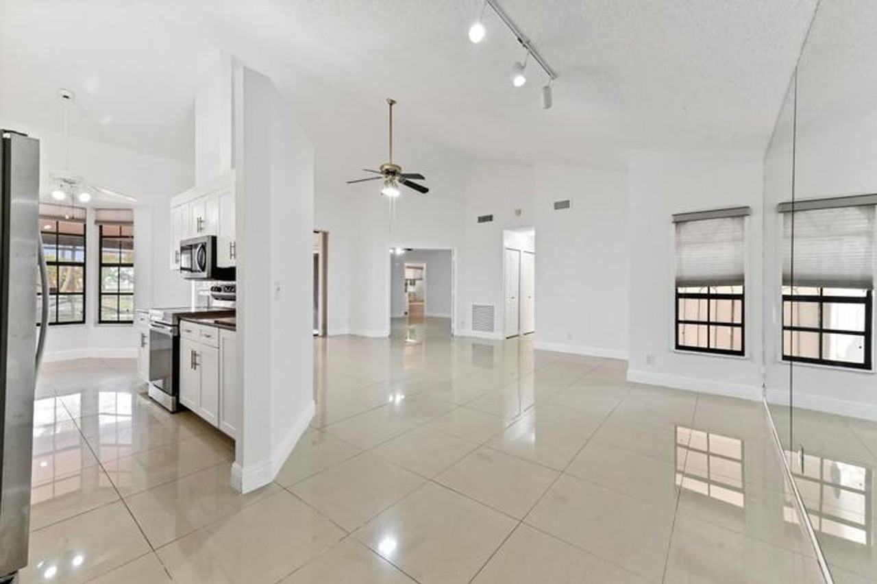 5421 Helene Cir - Photo 4 of 19