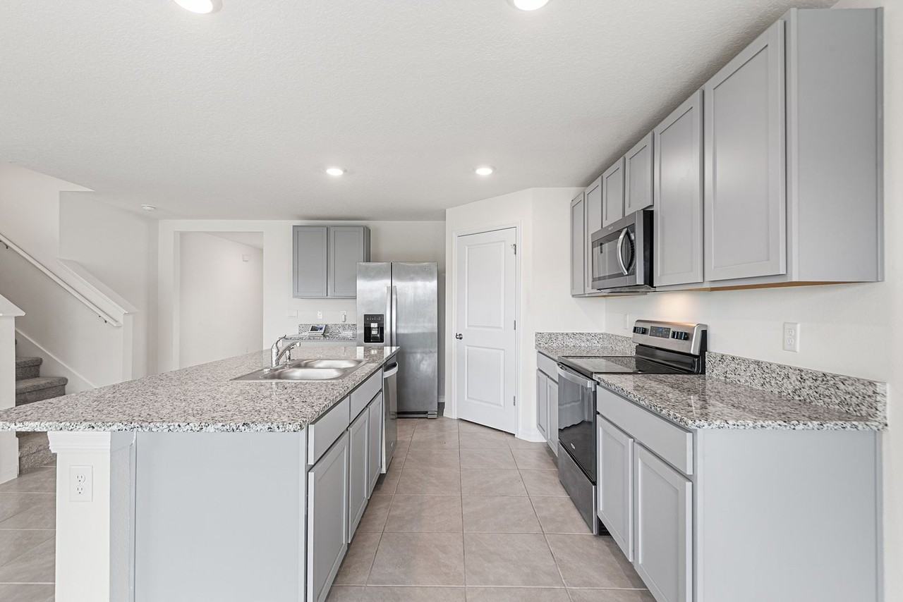 5106 Plumeria Dr - Photo 5 of 22